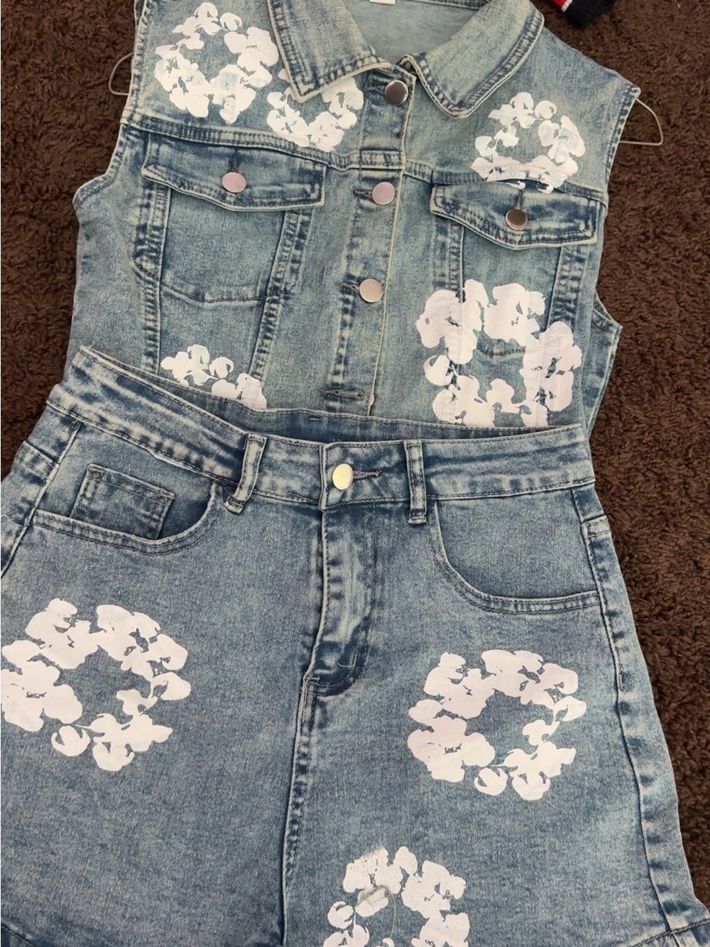 Casual Women's Denim Shorts with White Floral Print - Blue